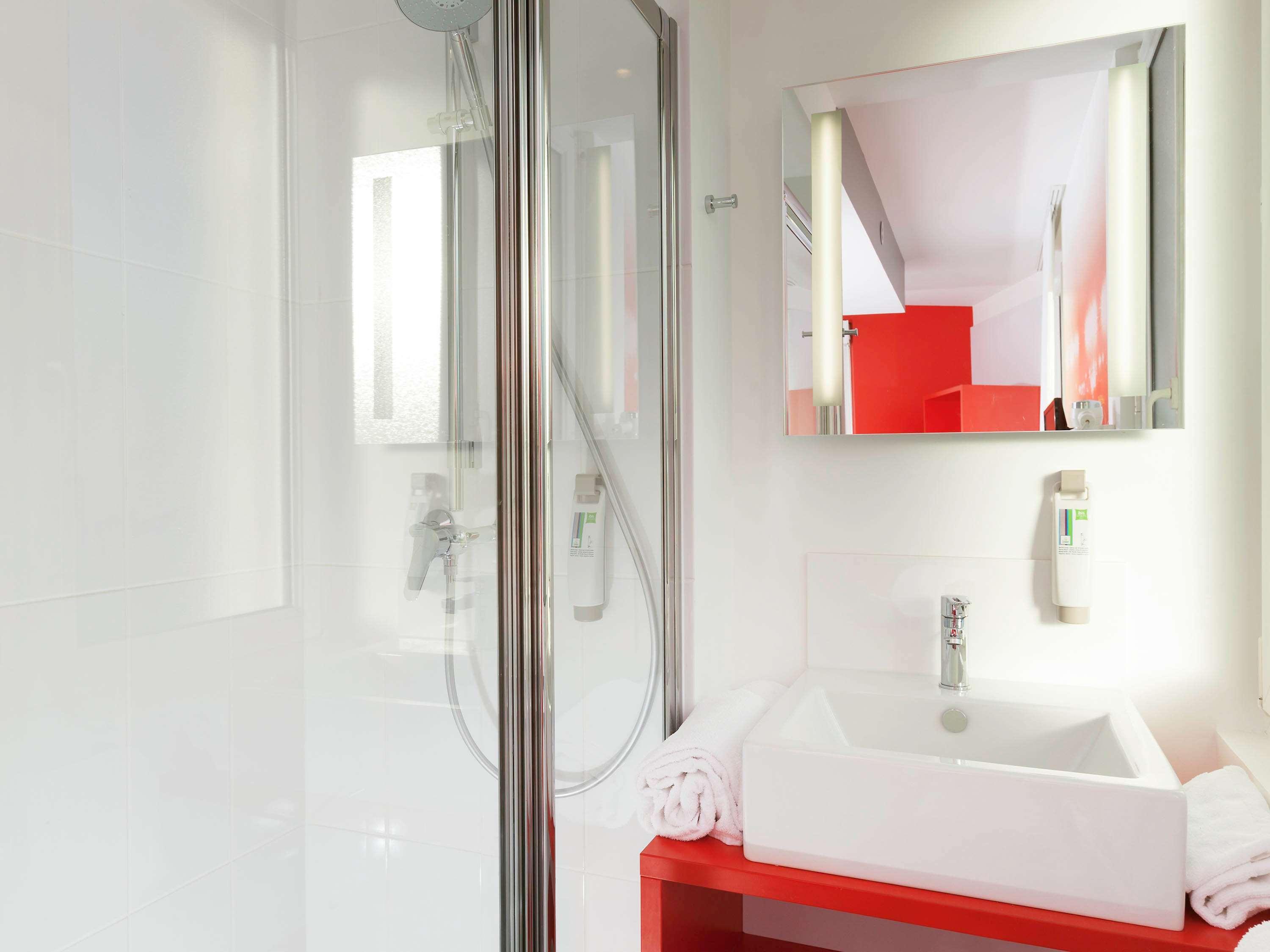 Ibis Styles Vannes Gare Centre Esterno foto
