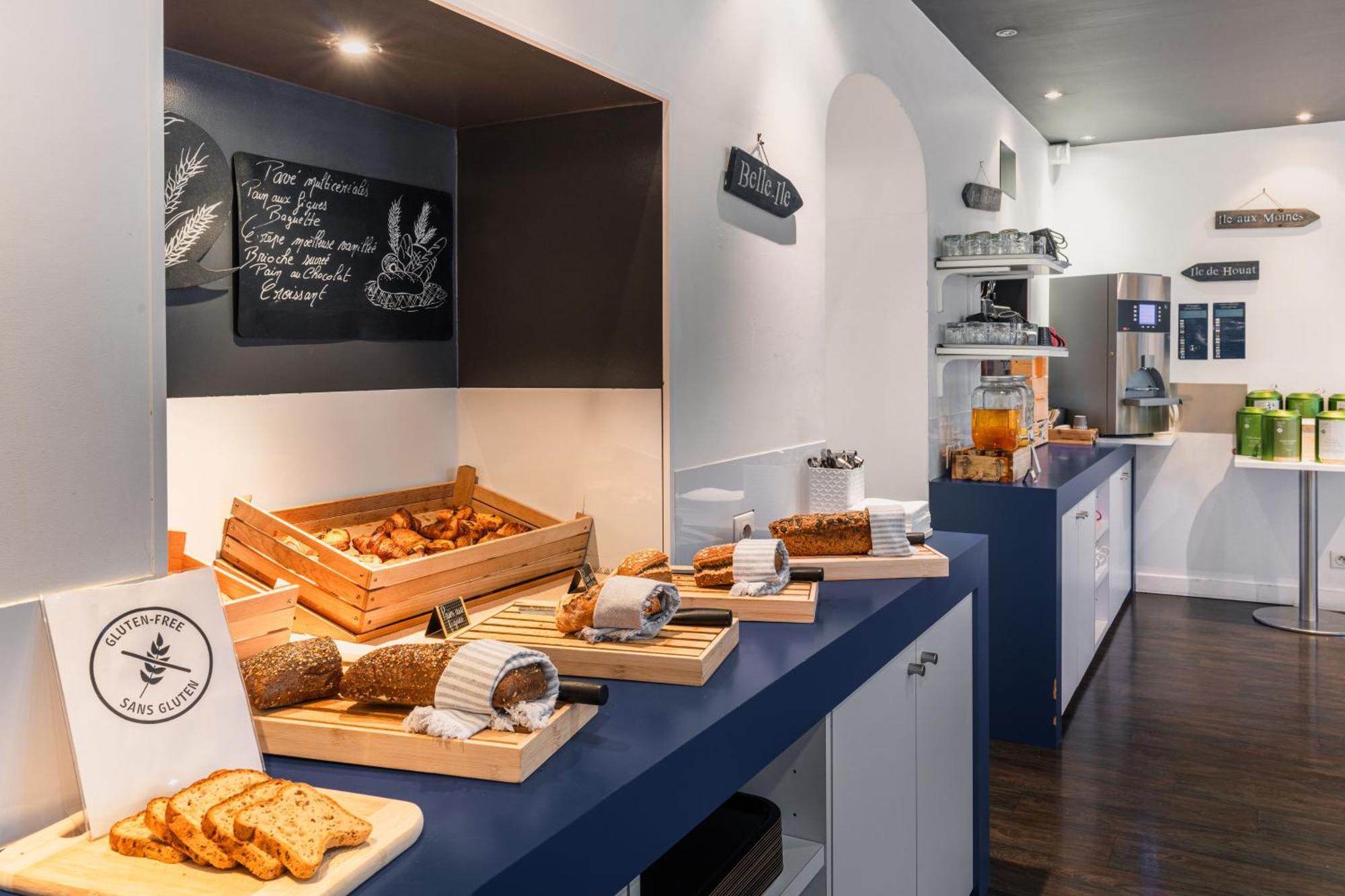 Ibis Styles Vannes Gare Centre Esterno foto