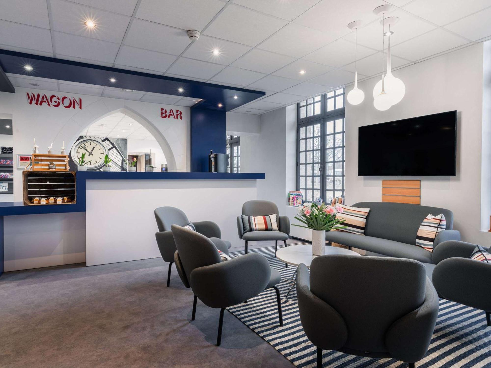 Ibis Styles Vannes Gare Centre Esterno foto