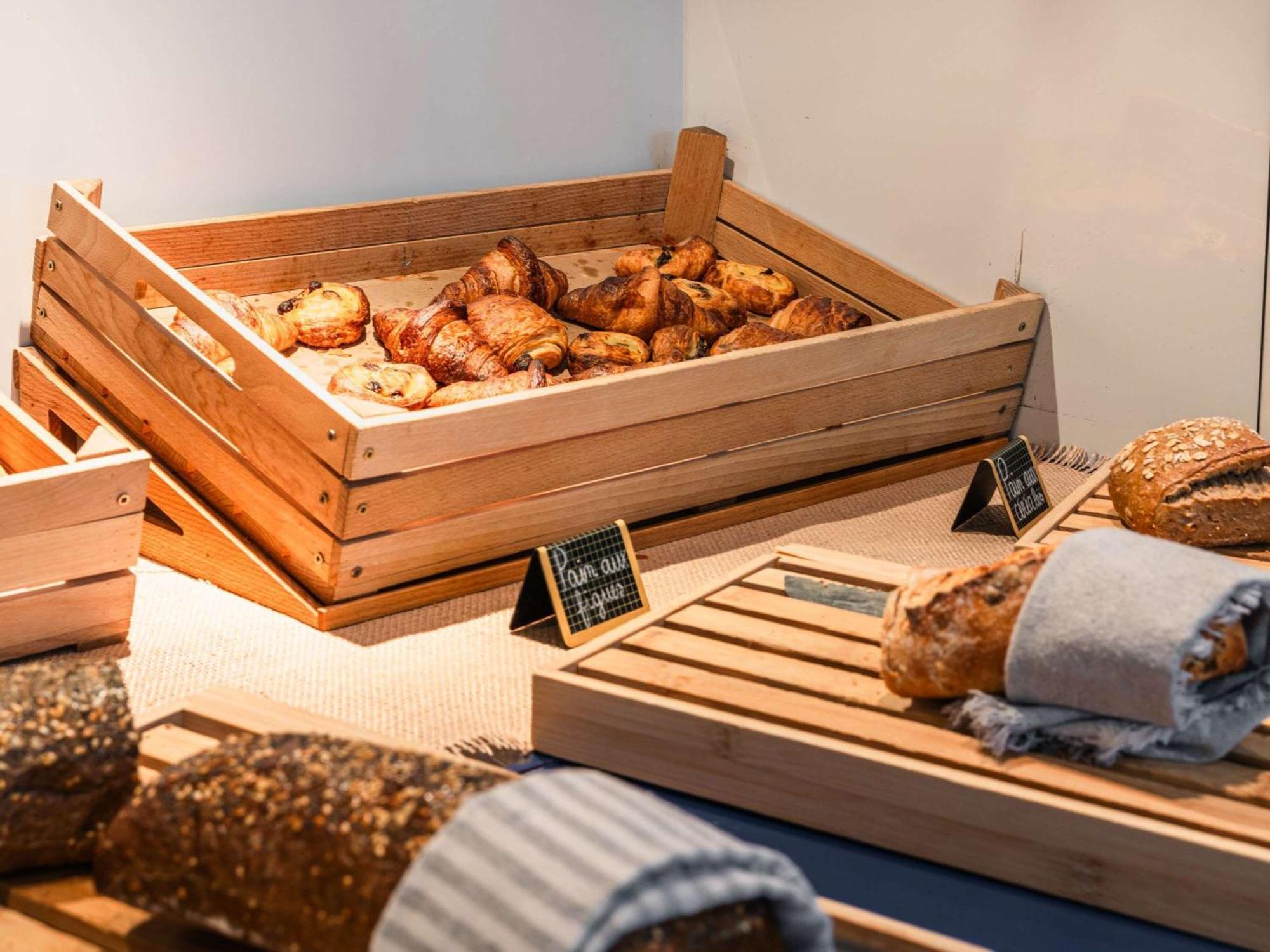 Ibis Styles Vannes Gare Centre Esterno foto