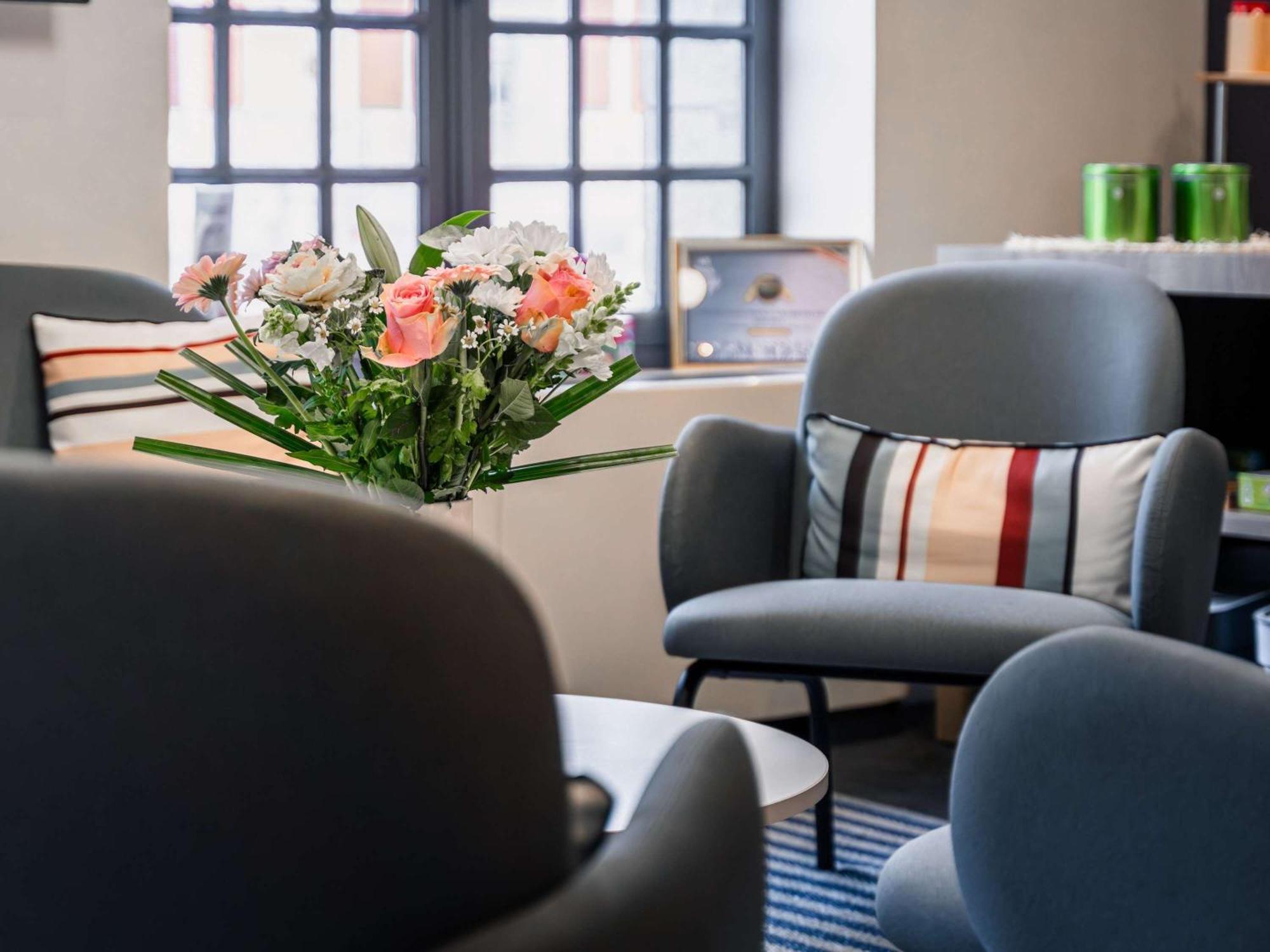 Ibis Styles Vannes Gare Centre Esterno foto